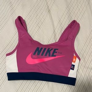 Nike Medium Support Sports Bra